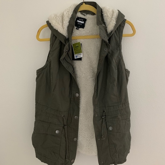 Army Green Vest - Picture 1 of 3